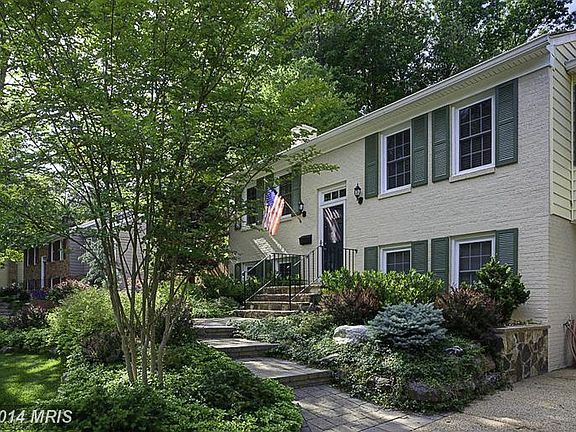 3rd image of 8706 Queen Elizabeth Blvd