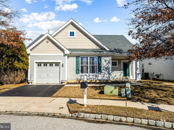 16 Tulip Ct, Marlton, NJ 08053