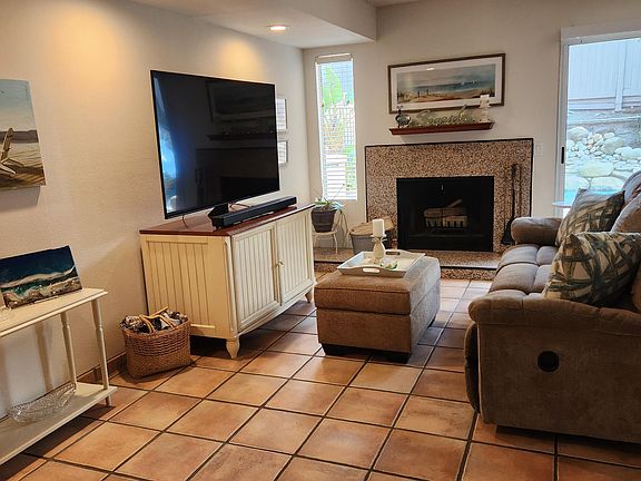 3rd image of 2318 Yew Dr