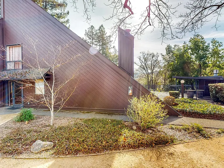 372 Los Alamos Rd — Photo 54
