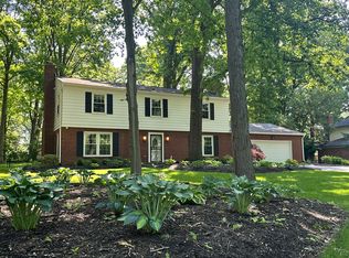 9119 Spring Mill Rd, Louisville, IN 46260