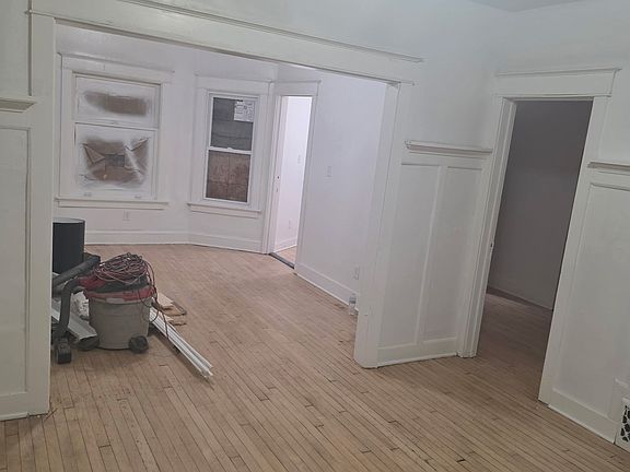4th image of 2442 N 39th St #12444