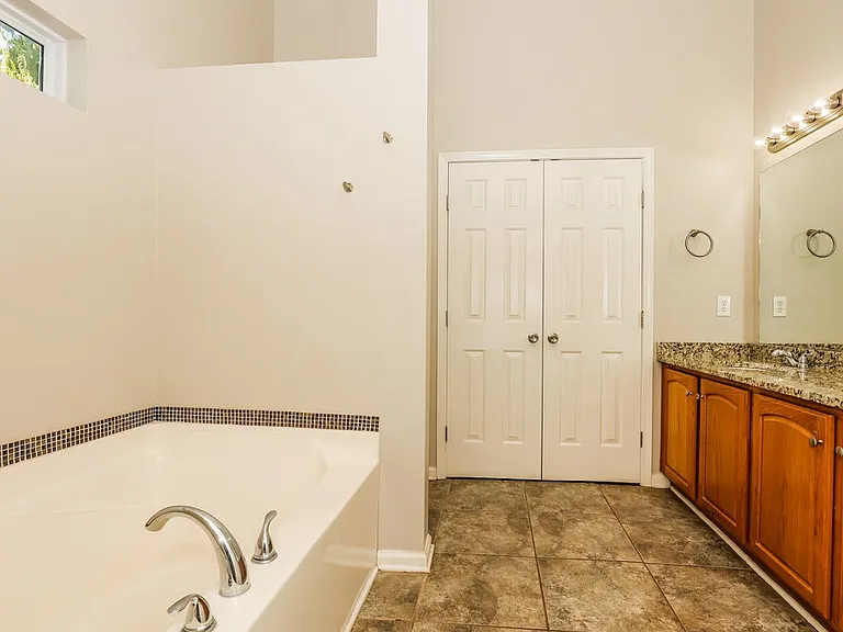 398 Roxie Ct — Photo 13