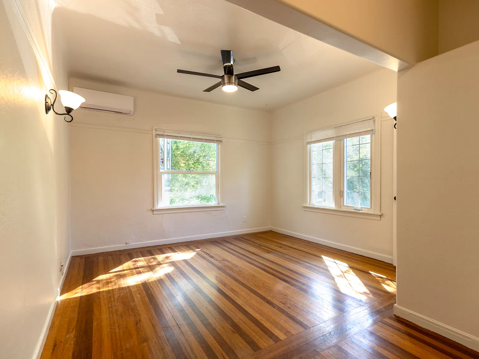 1 bed, 1.5 bath, 650 sqft, $1,595 — Photo 3