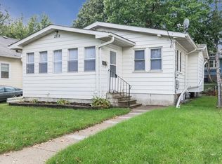 2518 E 9th St, Des Moines, IA 50316