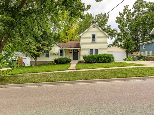 610 18th Ave, Monroe, WI 53566