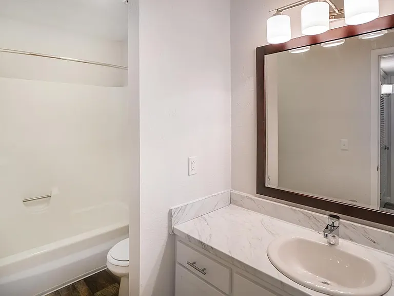 Chase Cove Apartments — Photo 147