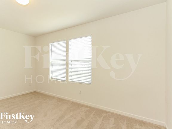 5th image of 147 Hidden Lakes Rd