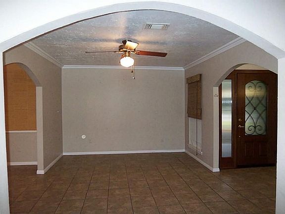 3rd image of 5931 Spanish Oak Dr