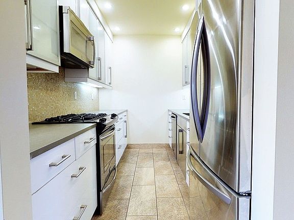 4th image of 180 W 81st St #41