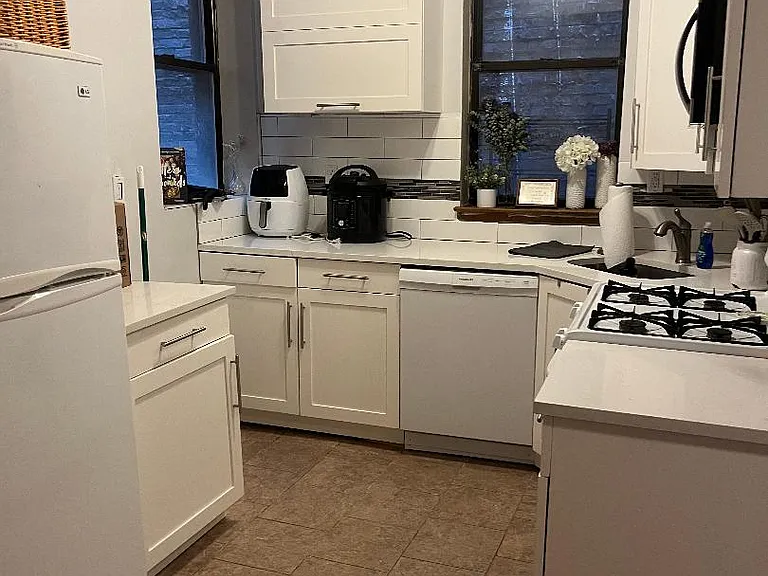 103 W 80th St #2A — Photo 3