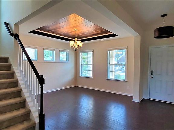 2nd image of 42 Chinaberry Dr