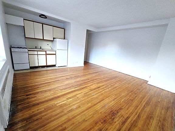 3rd image of 86-11 34th Ave
