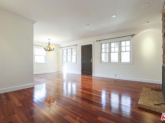 3rd image of 2746 Glendon Ave