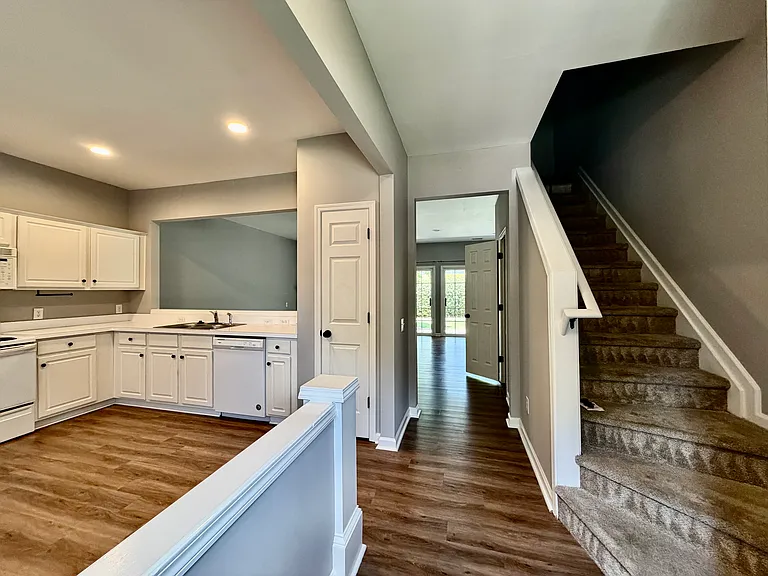 2754 Thornbush Ct — Photo 9