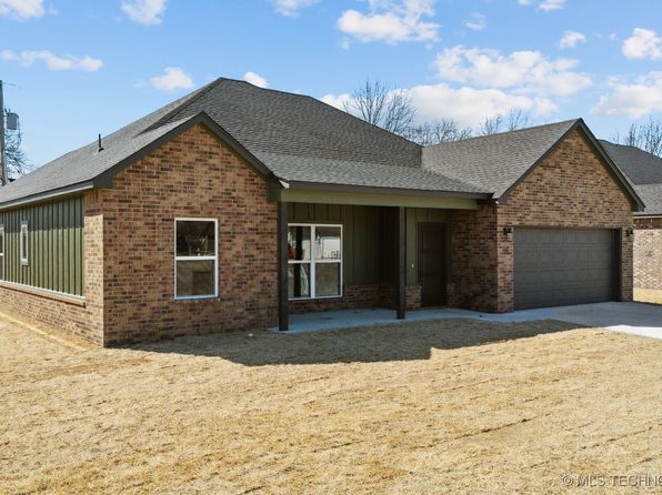 402 W 7th St, Dewey, OK 74029