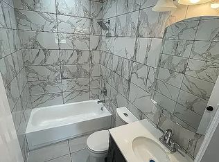 157 Green St #3R, Brooklyn, NY 11222