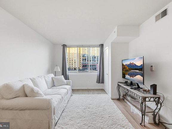 2nd image of 1000 New Jersey Ave SE APT 216