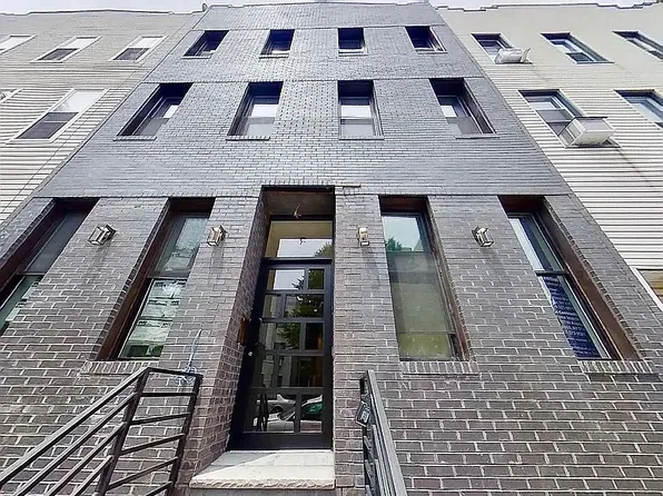 35 Schaefer St APT 3R, Brooklyn, NY 11207