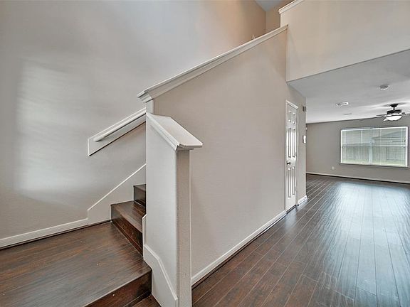 5th image of 4618 Tulip Garden Ct