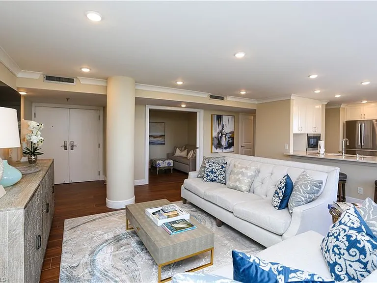 4041 Gulf Shore Blvd N #305 — Photo 5