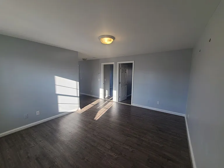 127 Railroad St #133 — Photo 4