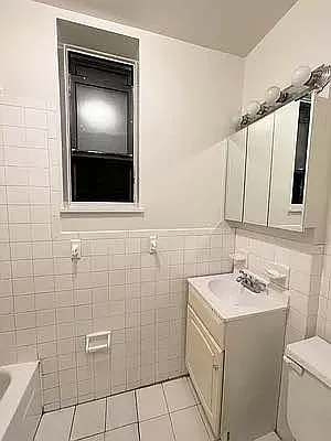 Rented by Jonis Realty | media 7