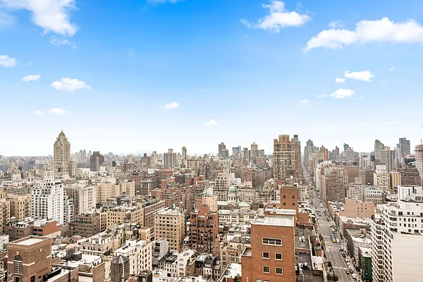 Sold by Compass | media 9