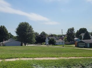 228 N Ohio Ave, Oxford, IA 52322