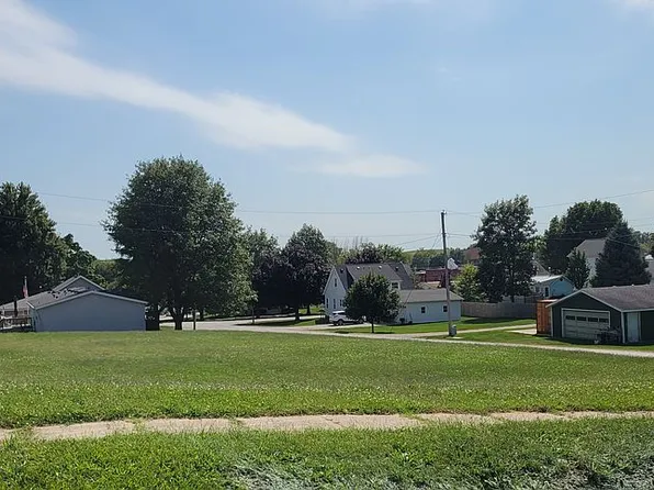 228 N Ohio Ave, Oxford, IA 52322