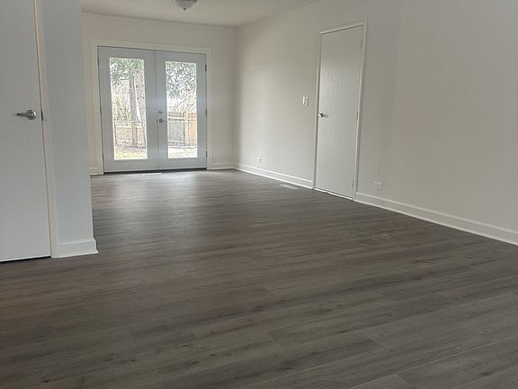 4th image of 530 Hazelwood Ln