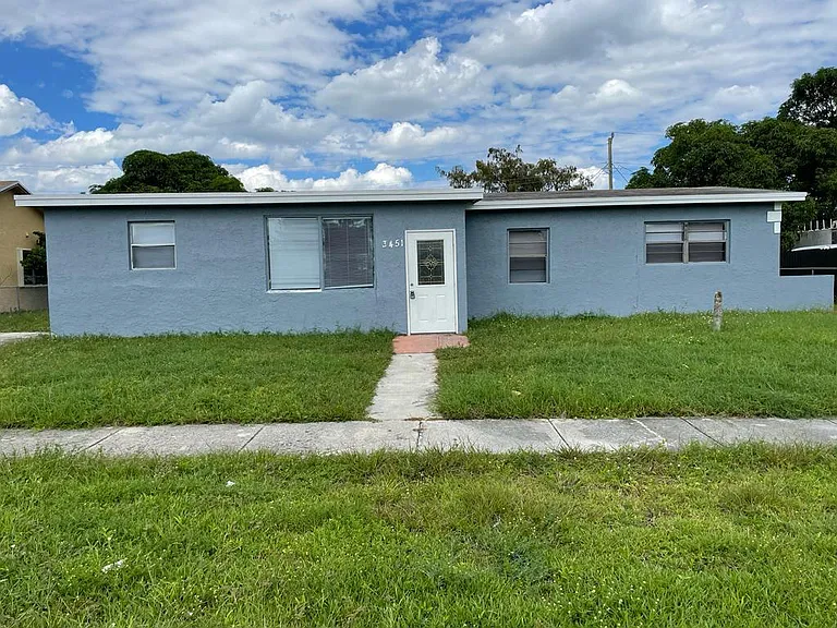 3451 NW 6th St — Photo 1