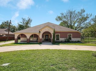 1102 E Oakdale Rd, Irving, TX 75060