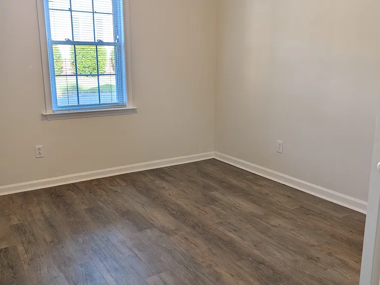 1466 Sir Charles Dr — Photo 15