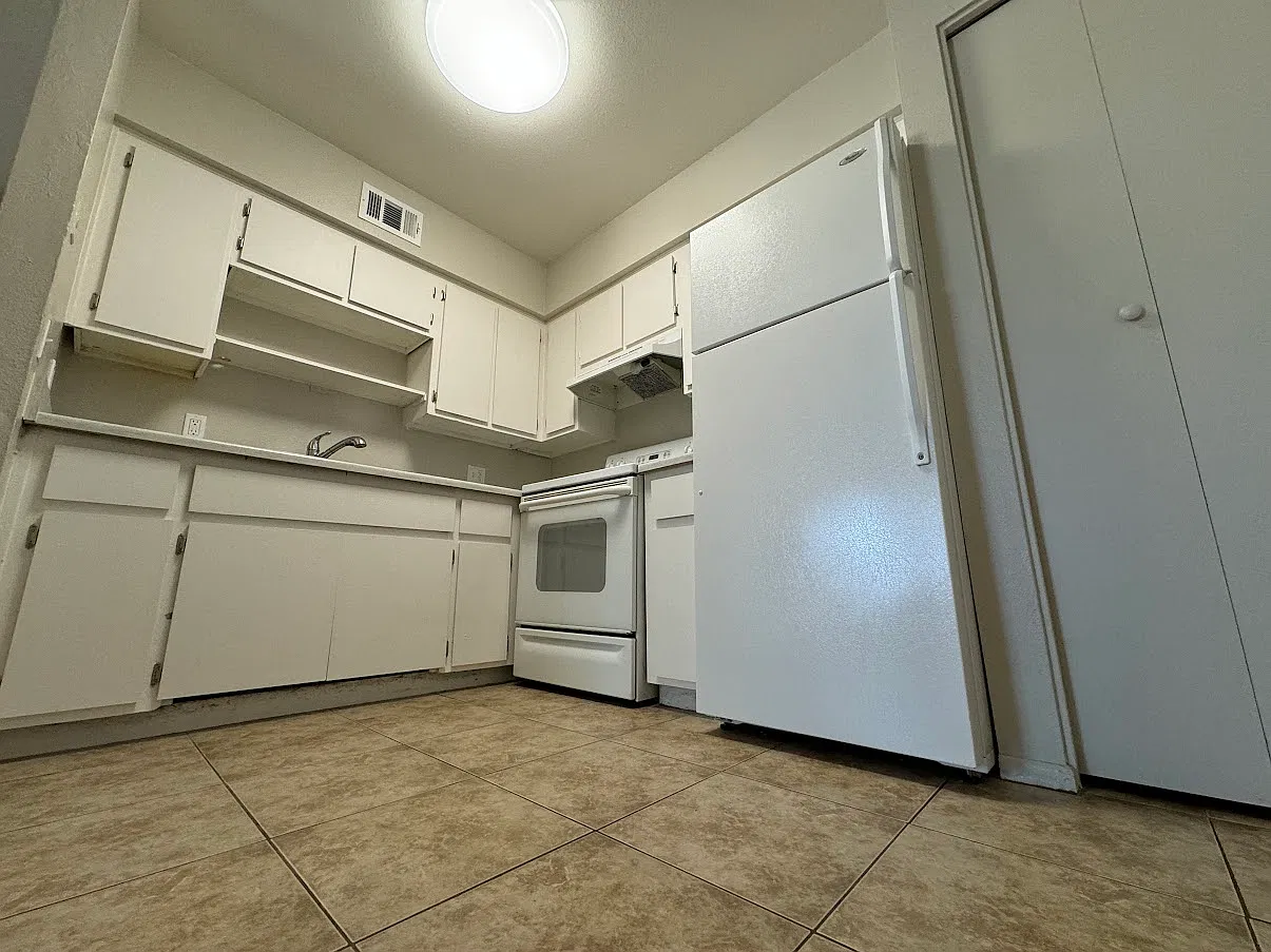 2 bed, 750 sqft, $1,427 — Photo 4