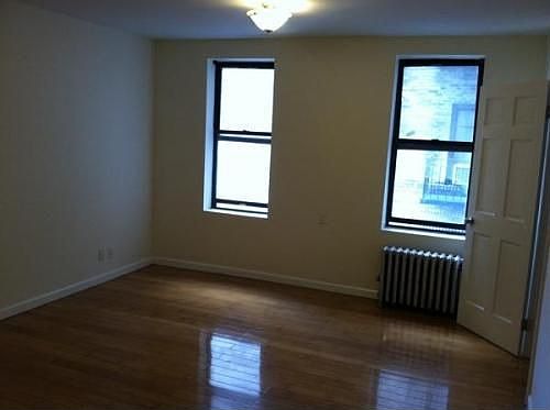 3rd image of 50 E 43rd St