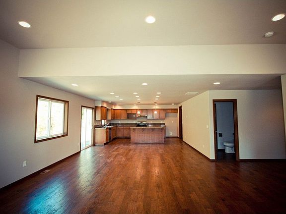 5th image of 3309 263rd St NW