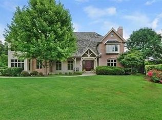 428 Farrington Dr, Lincolnshire, IL 60069