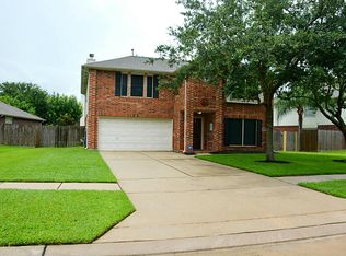 209 Meadowhill Ln, Dickinson, TX 77539