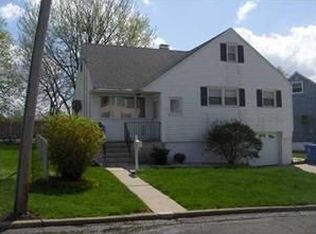 68 Mildred Ln, Fords, NJ 08863