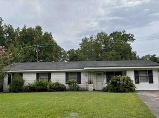 106 Dyches Dr, Savannah, GA 31406