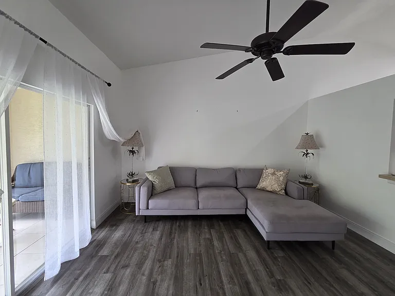 330 Dover Pl #203 — Photo 2