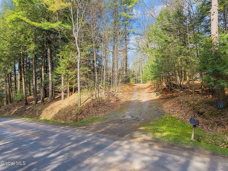 2nd image of 2284 Pumpkin Hollow Road