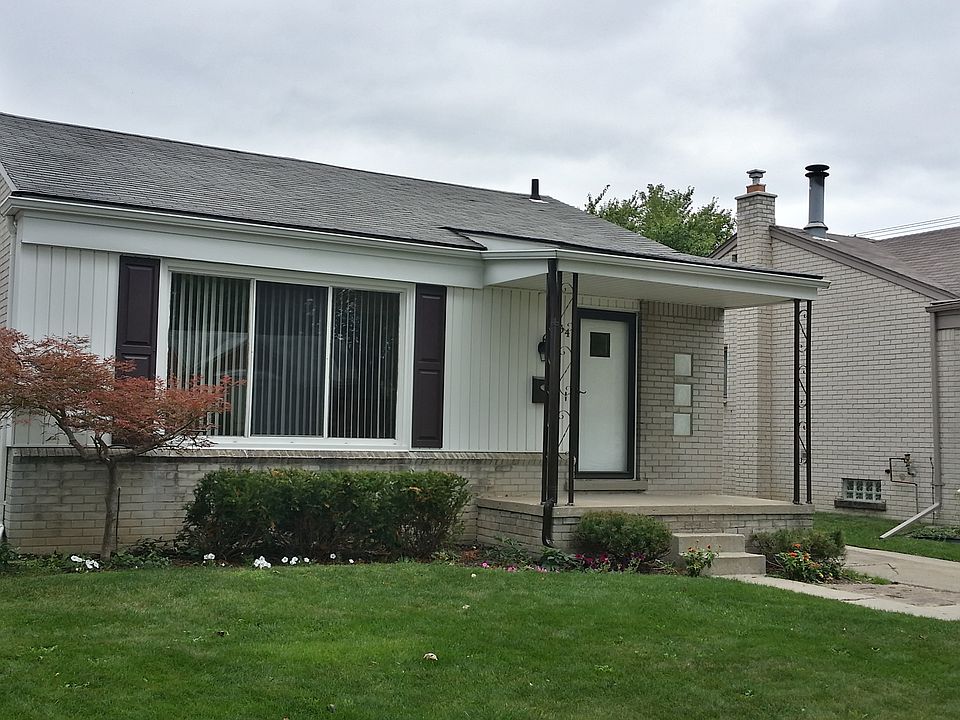 1st image of 54 Park Dr