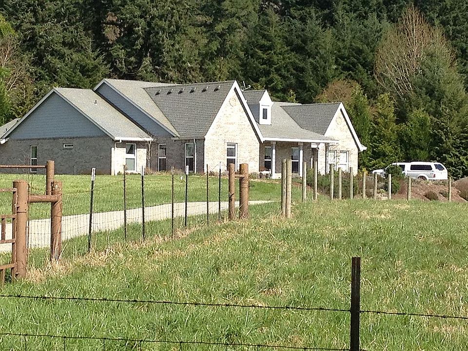 1st image of 21300 NE 259th St