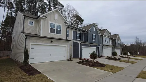 806 McKenzie Park Ter Photo 1