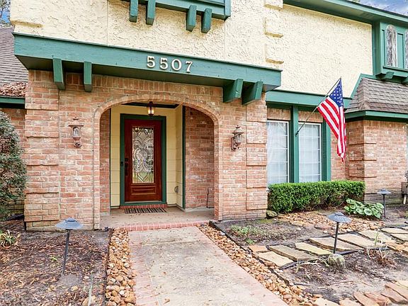 3rd image of 5507 Spanish Oak Dr