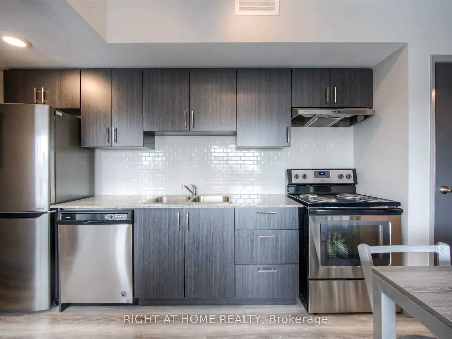 2 bed, $2,150 — Photo 4