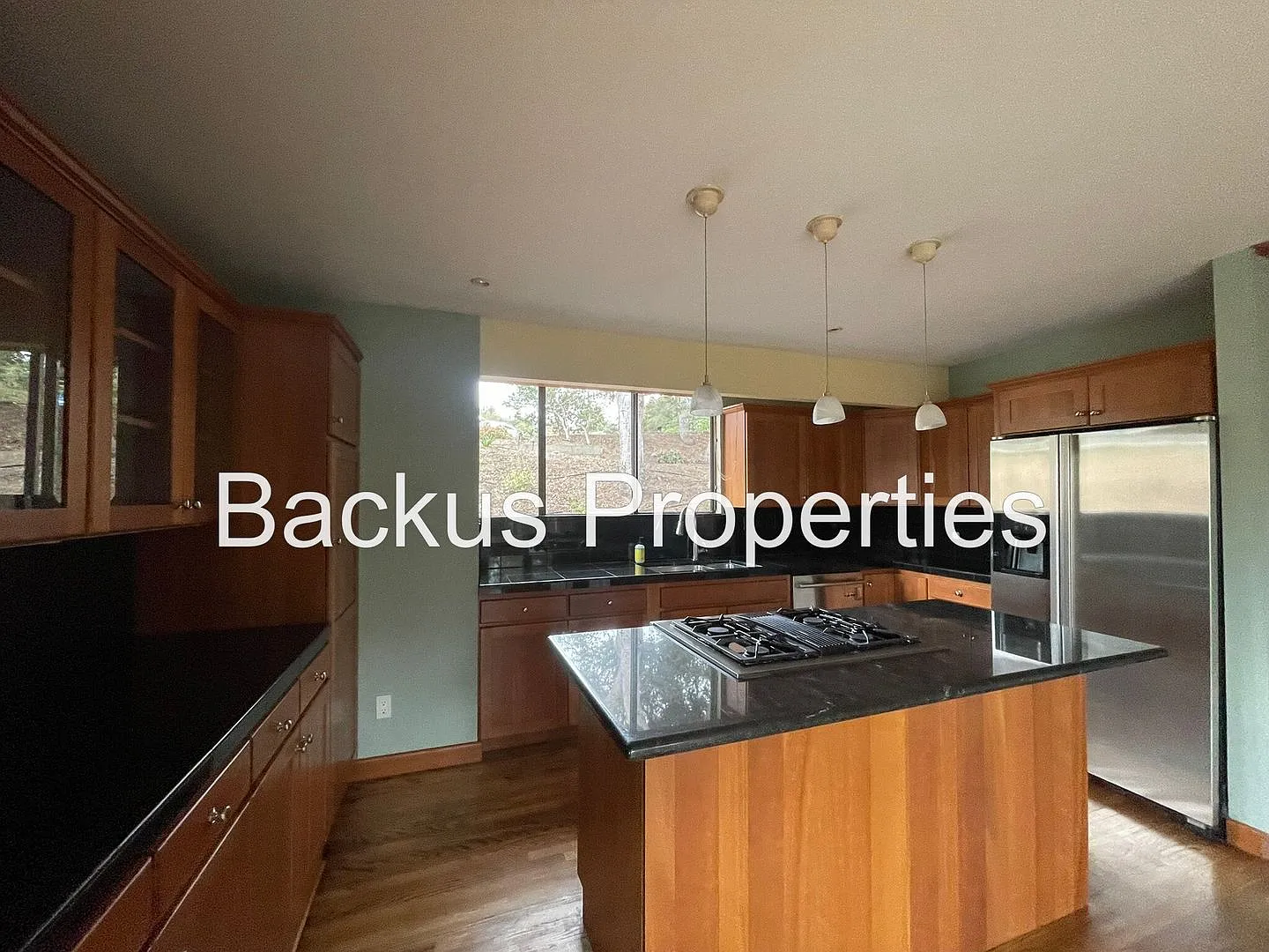 Wonderful Home in Charter Oaks — Photo 2