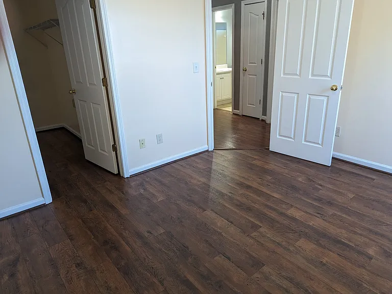 705 Dover Ct — Photo 22